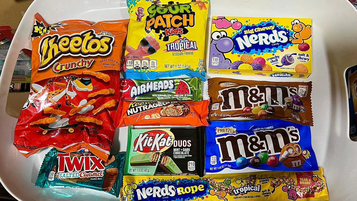 American hamper sweet, chocolate, crisp, snacks gift bundle/ birthday/ anniversary/ Halloween/ Christmas